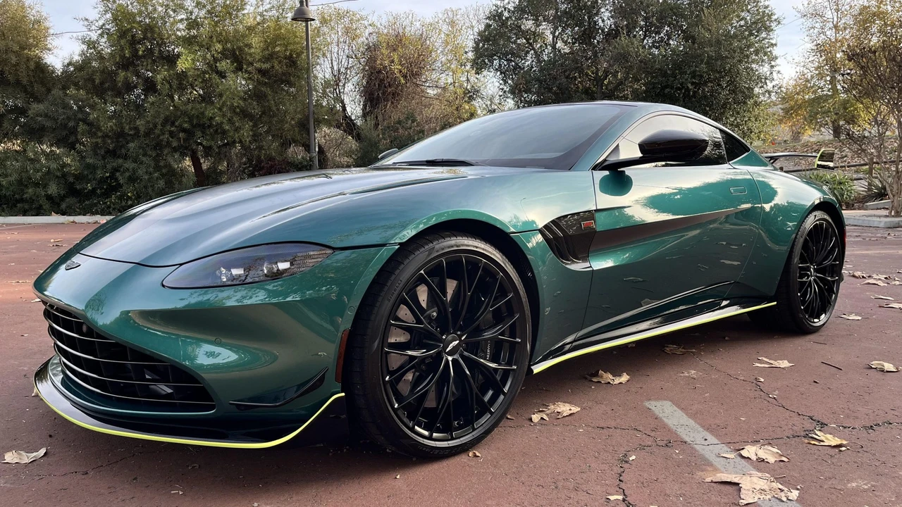 2022 Aston Martin V8 Vantage (2019+) - Image 5 of 31
