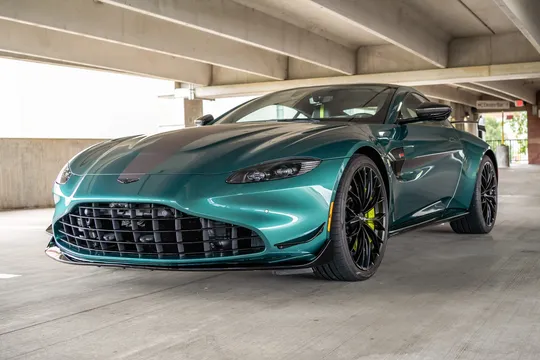 2022 Aston Martin V8 Vantage (2019+) - Image 2 of 31