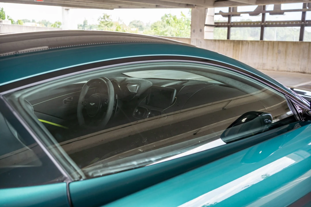 2022 Aston Martin V8 Vantage (2019+) - Image 25 of 31