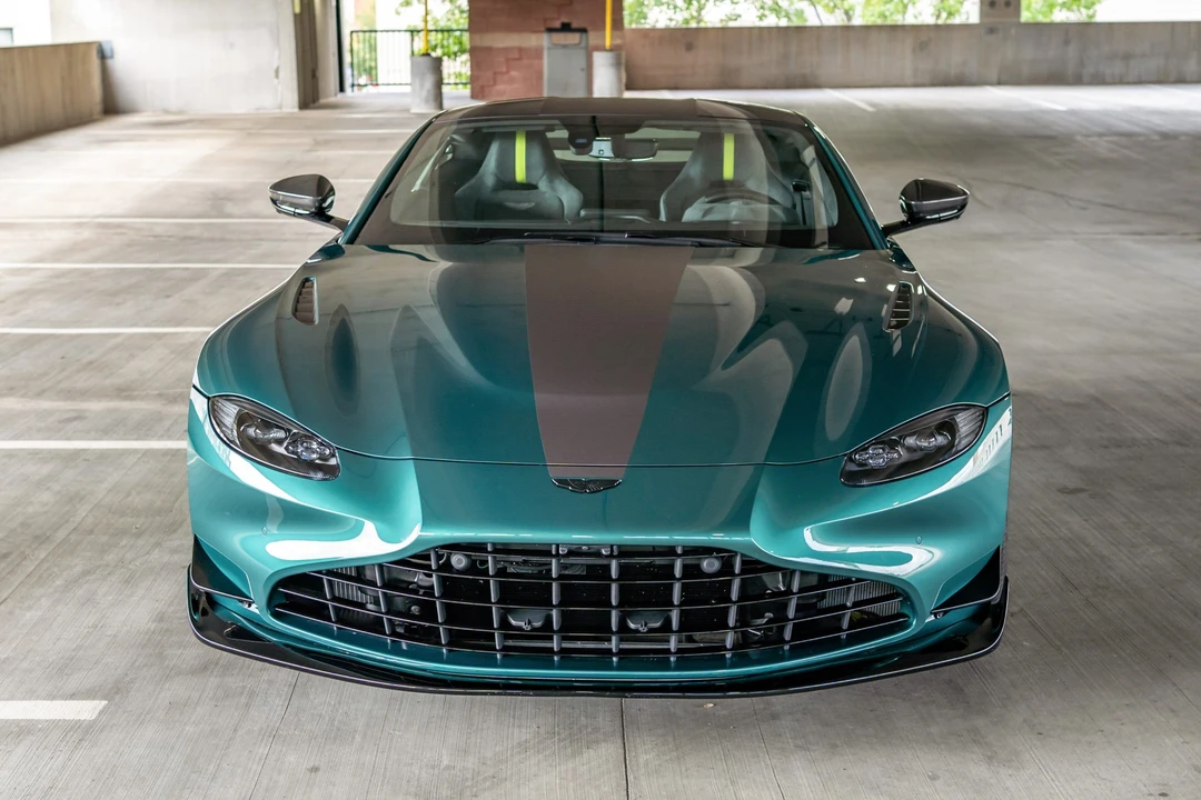 2022 Aston Martin V8 Vantage (2019+) - Image 3 of 31