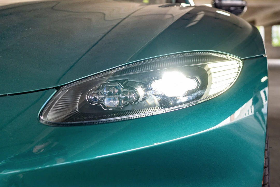 2022 Aston Martin V8 Vantage (2019+) - Image 11 of 31