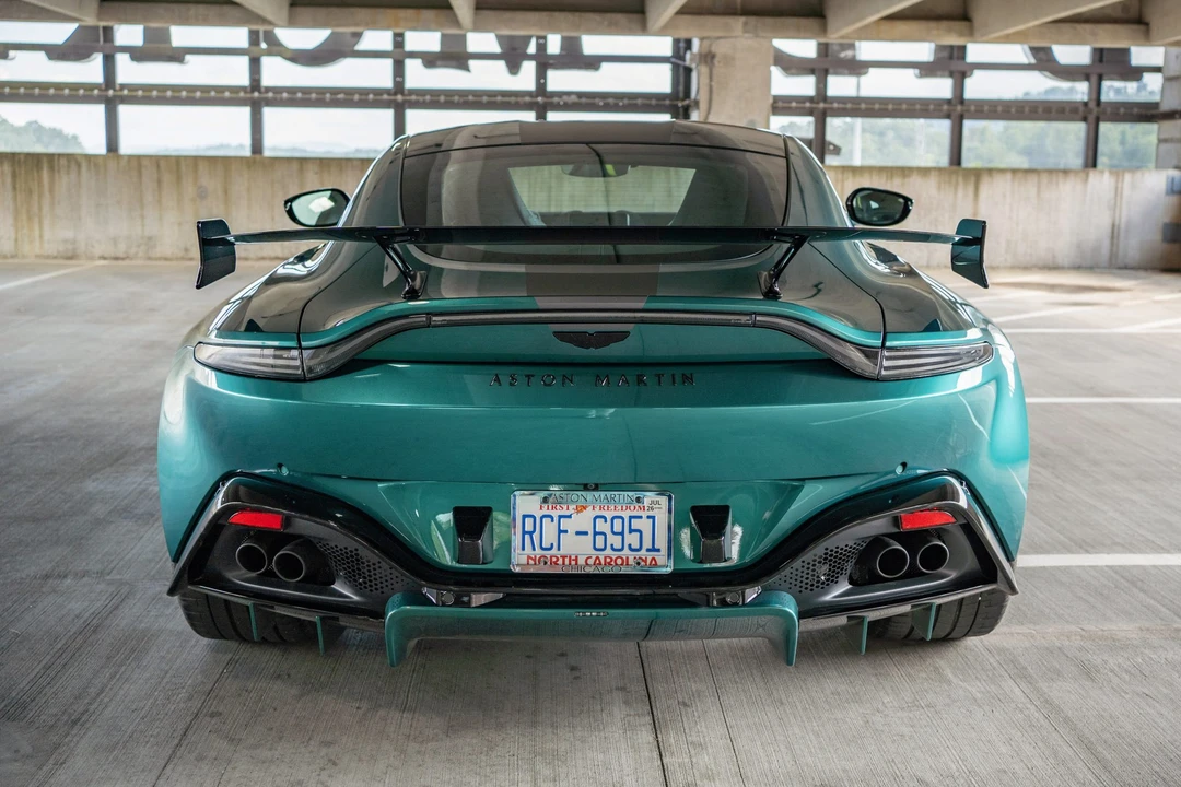 2022 Aston Martin V8 Vantage (2019+) - Image 7 of 31