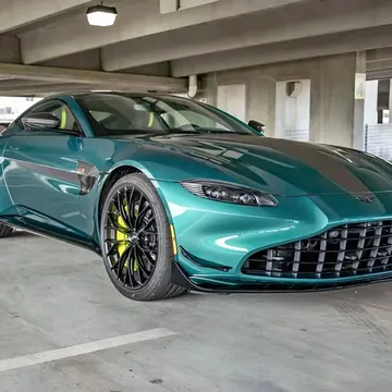 2022 Aston Martin Vantage Coupe F1
