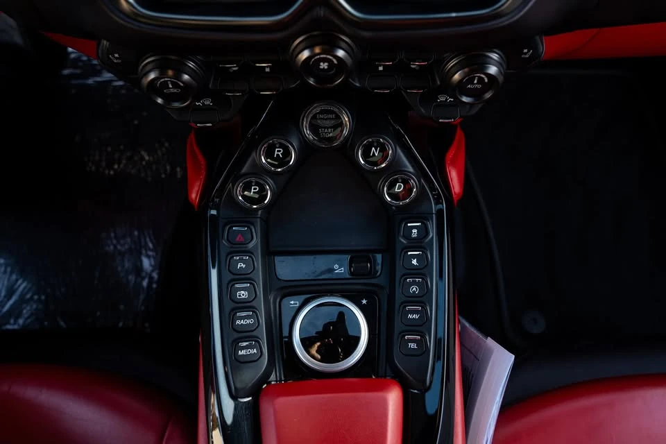 2022 Aston Martin V8 Vantage (2019+) - Image 11 of 12