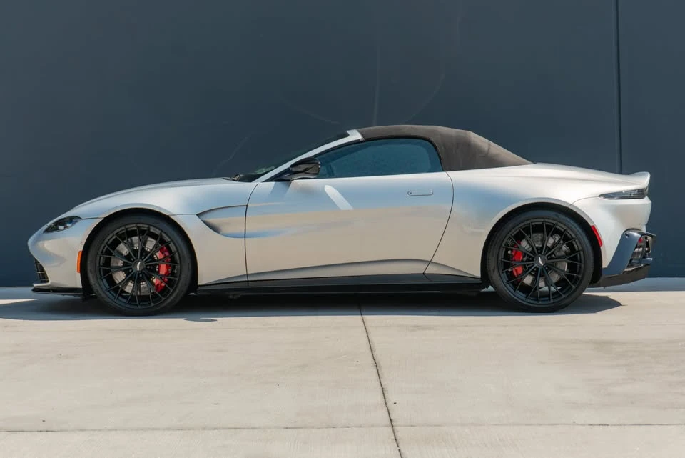 2022 Aston Martin V8 Vantage (2019+) - Image 2 of 20