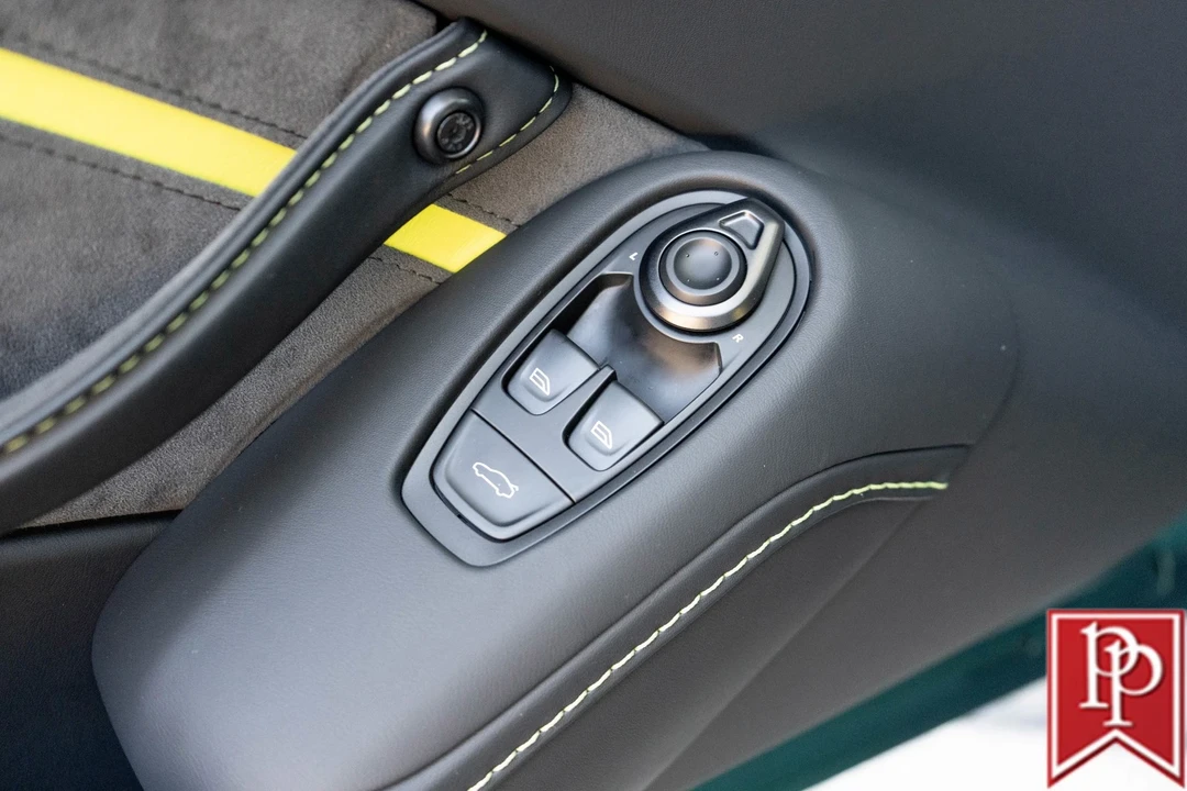 2022 Aston Martin V8 Vantage (2019+) - Image 11 of 21