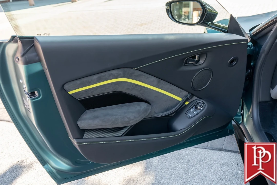 2022 Aston Martin V8 Vantage (2019+) - Image 10 of 21