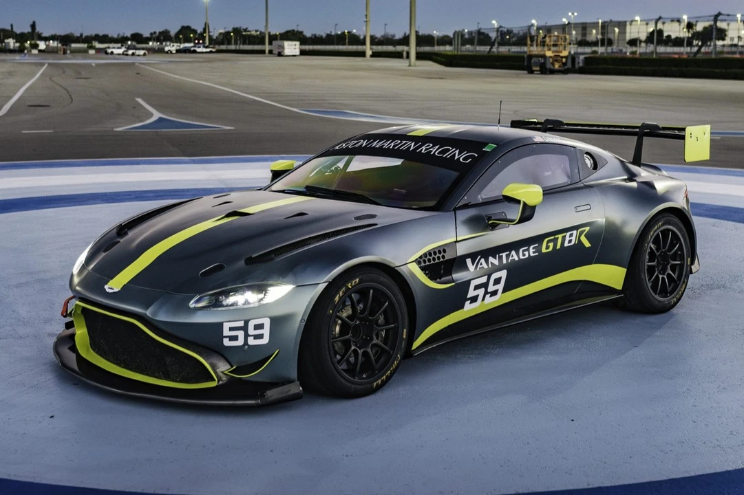 2022 Aston Martin V8 Vantage (2006-2017) - Image 1 of 31