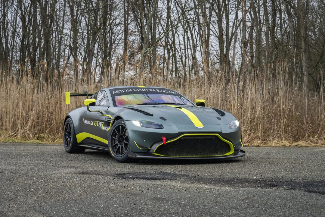 2022 Aston Martin V8 Vantage (2006-2017) - Image 2 of 31