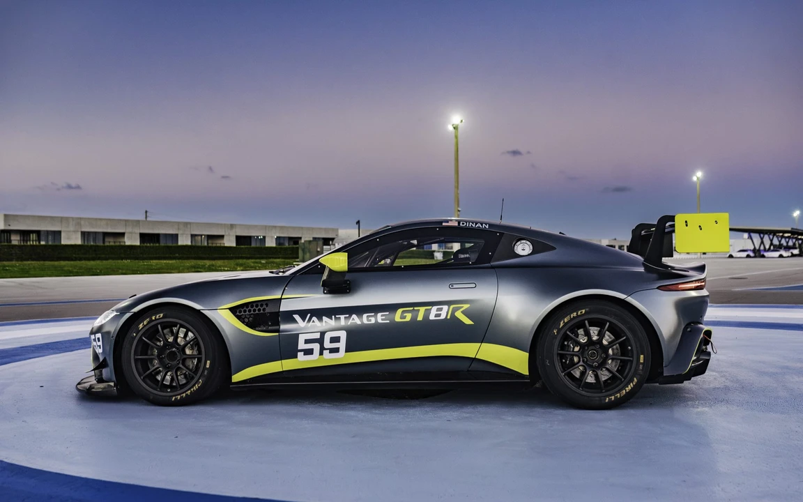 2022 Aston Martin V8 Vantage (2006-2017) - Image 8 of 31
