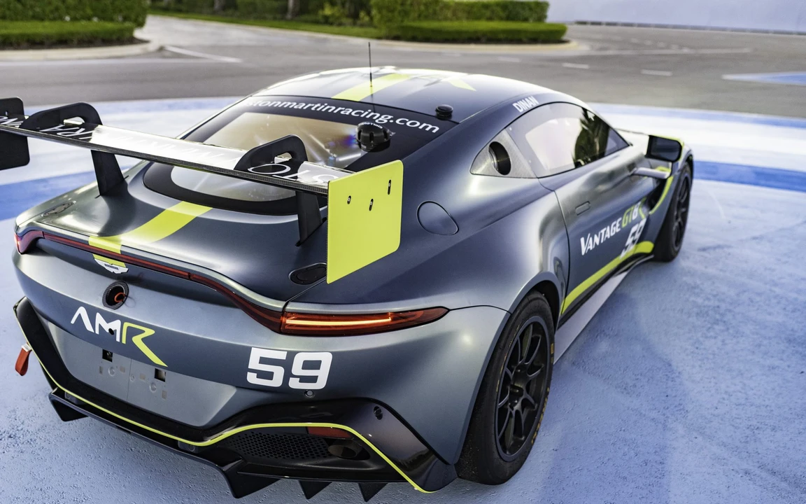 2022 Aston Martin V8 Vantage (2006-2017) - Image 13 of 31