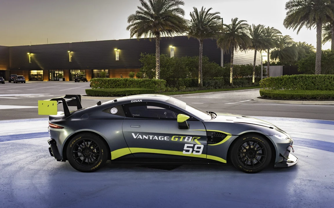 2022 Aston Martin V8 Vantage (2006-2017) - Image 14 of 31