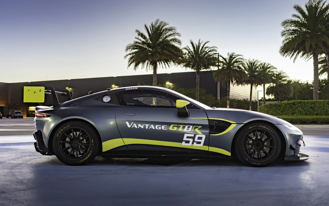 2022 Aston Martin V8 Vantage (2006-2017) - Image 15 of 31
