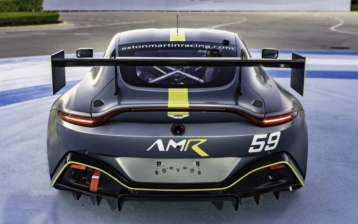 2022 Aston Martin V8 Vantage (2006-2017) - Image 10 of 31