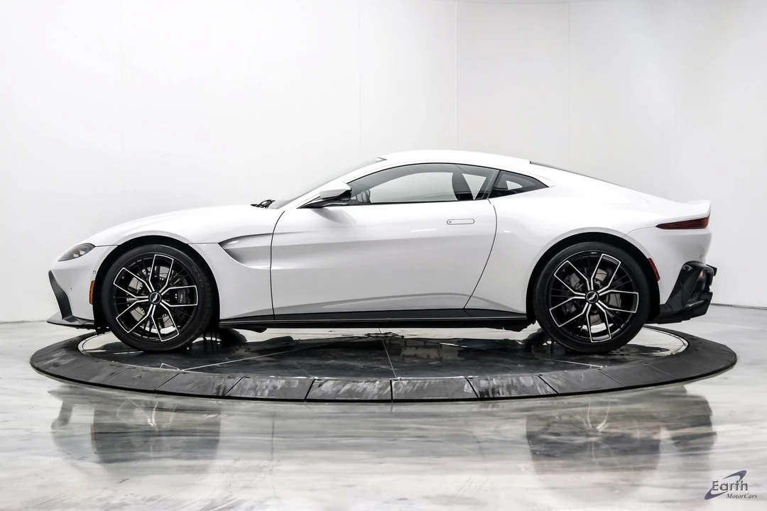 2022 Aston Martin V8 Vantage (2019+) - Image 8 of 31