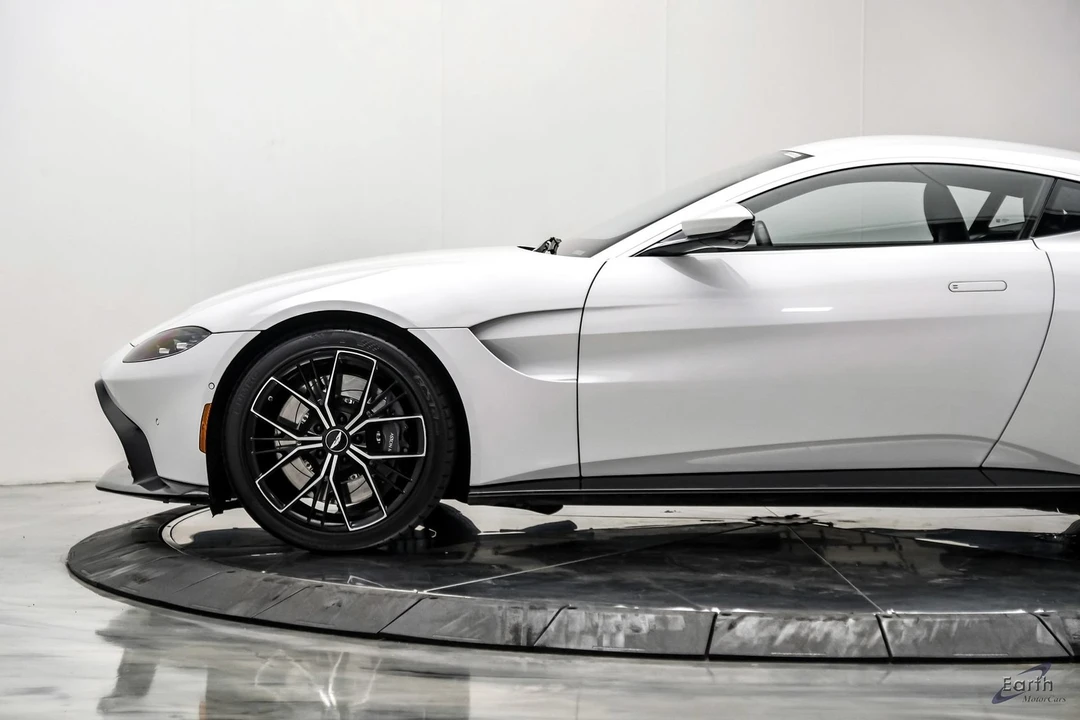 2022 Aston Martin V8 Vantage (2019+) - Image 10 of 31