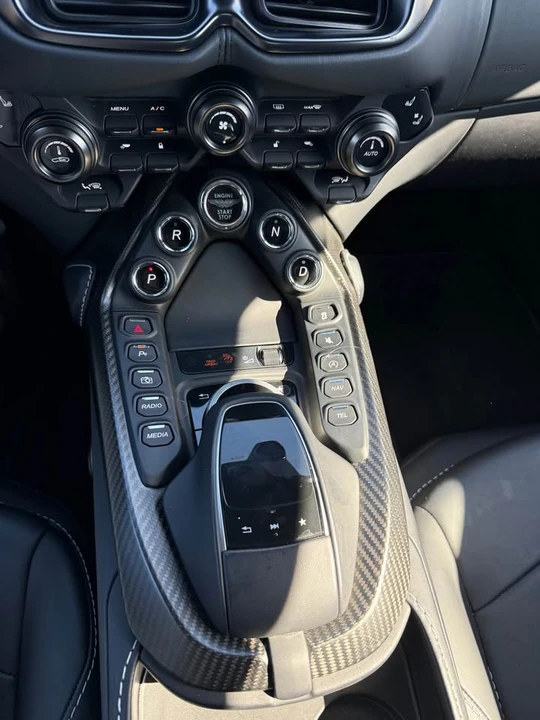 2022 Aston Martin V8 Vantage (2019+) - Image 15 of 17