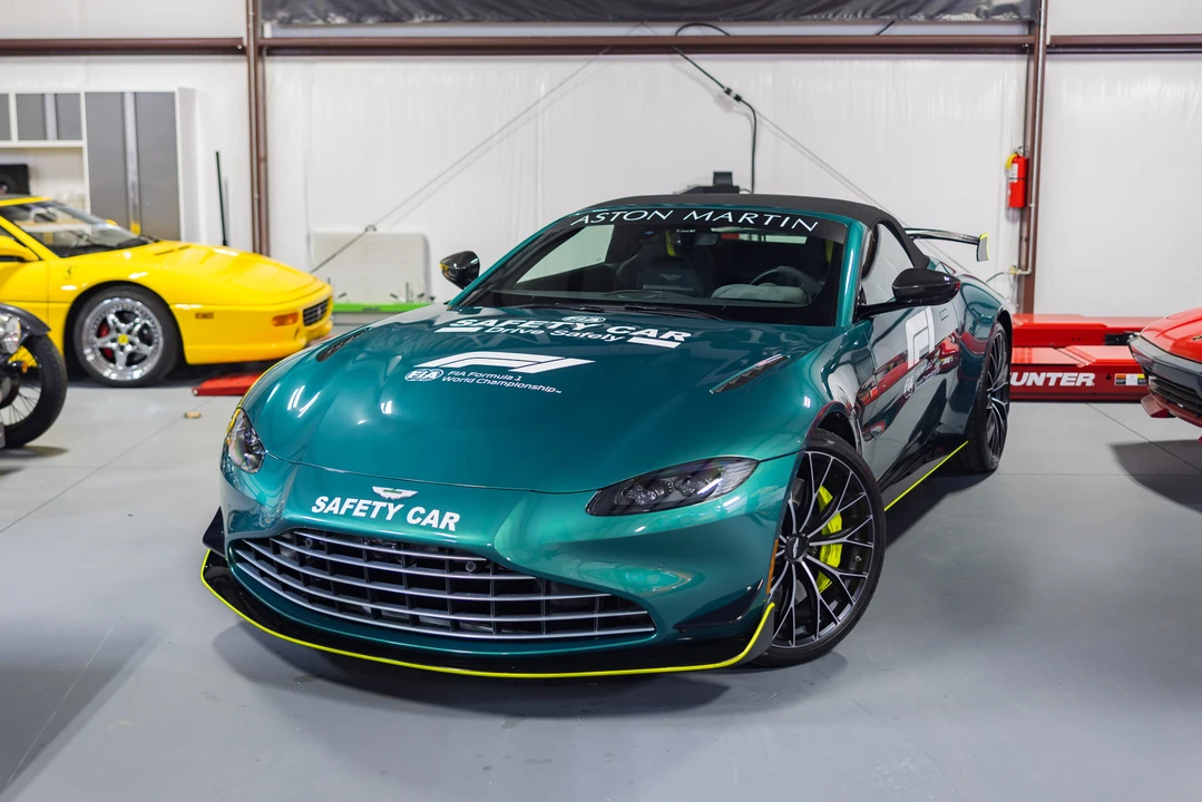 2022 Aston Martin V8 Vantage (2019+) - Image 17 of 31