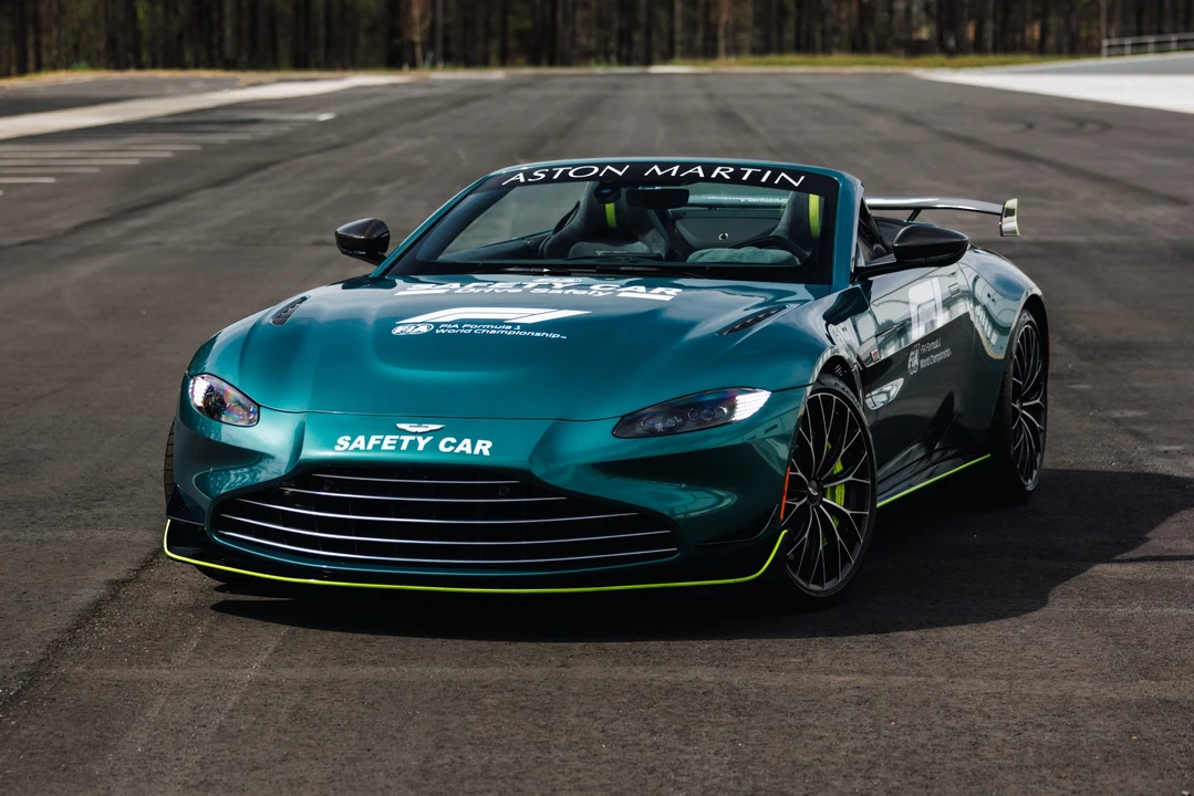 2022 Aston Martin V8 Vantage (2019+) - Image 5 of 31