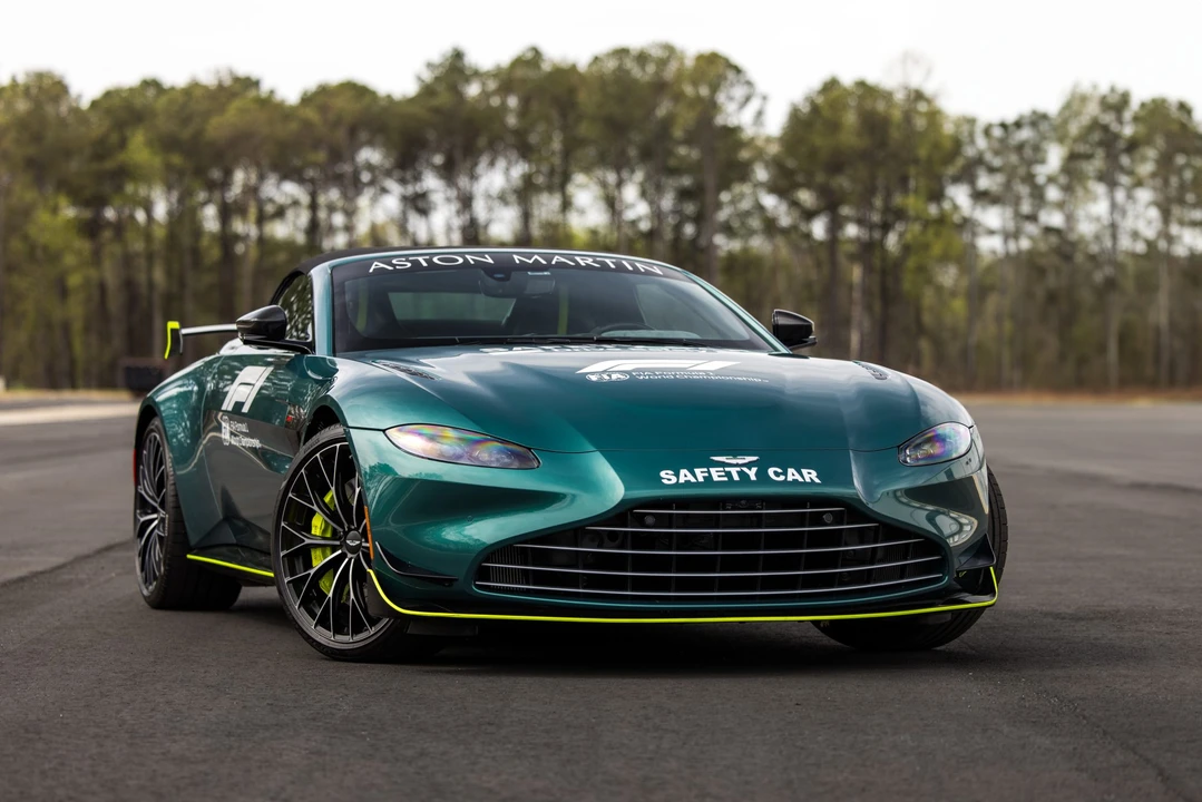 2022 Aston Martin V8 Vantage (2019+) - Image 15 of 31