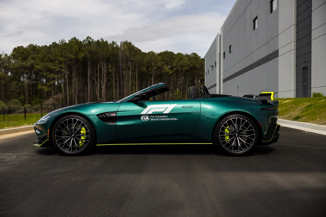 2022 Aston Martin V8 Vantage (2019+) - Image 6 of 31