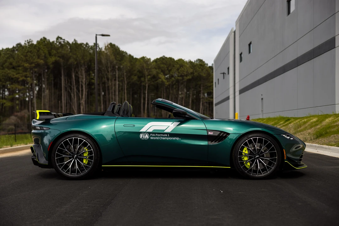 2022 Aston Martin V8 Vantage (2019+) - Image 12 of 31