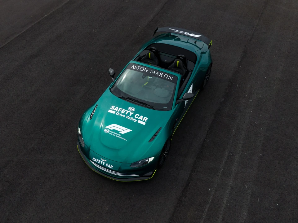 2022 Aston Martin V8 Vantage (2019+) - Image 2 of 31