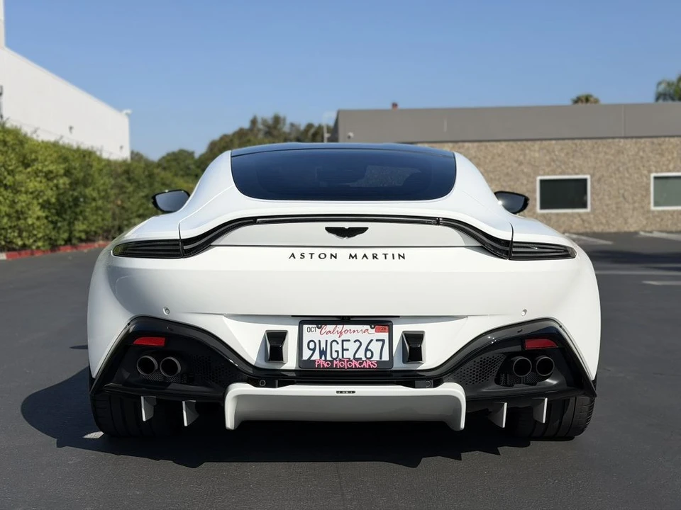 2022 Aston Martin V8 Vantage (2019+) - Image 3 of 31