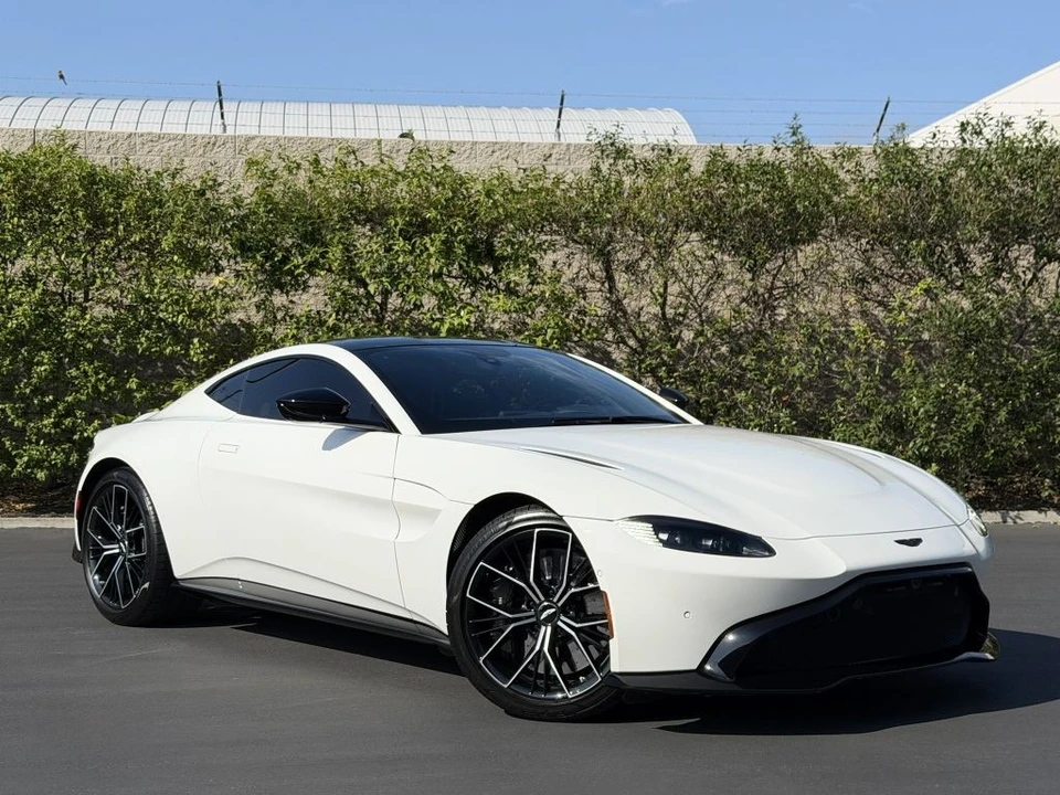 2022 Aston Martin V8 Vantage (2019+) - Image 2 of 31