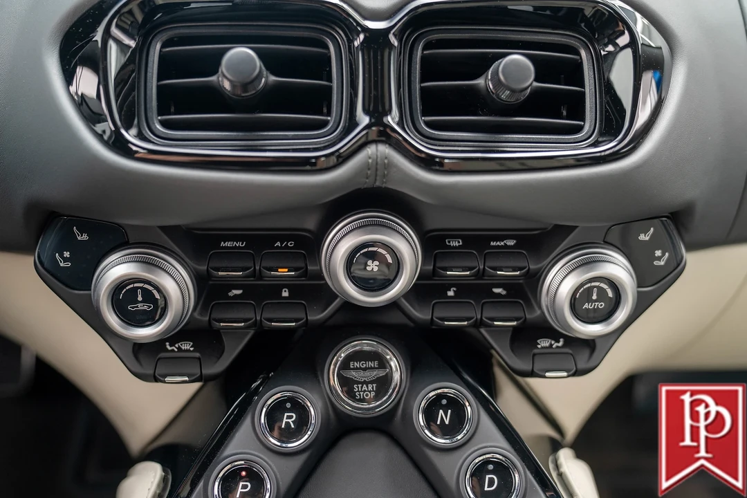 2022 Aston Martin V8 Vantage (2019+) - Image 19 of 21