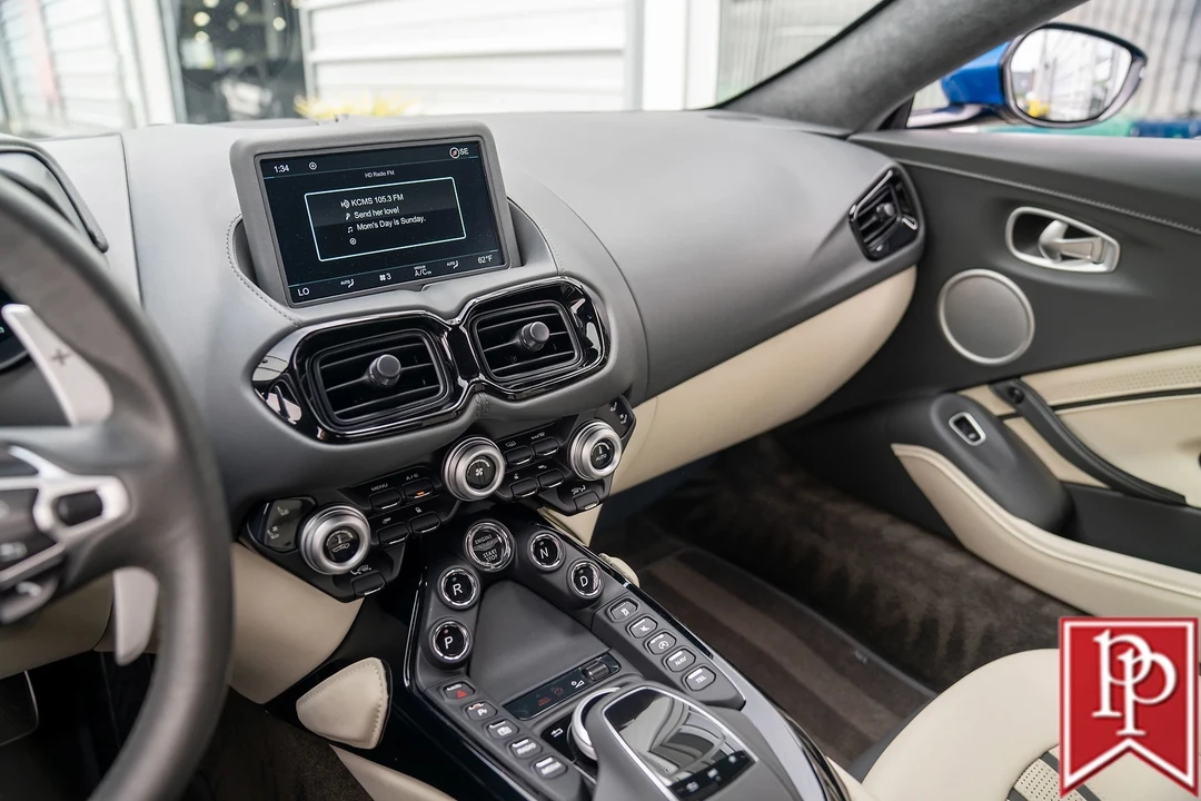 2022 Aston Martin V8 Vantage (2019+) - Image 9 of 21
