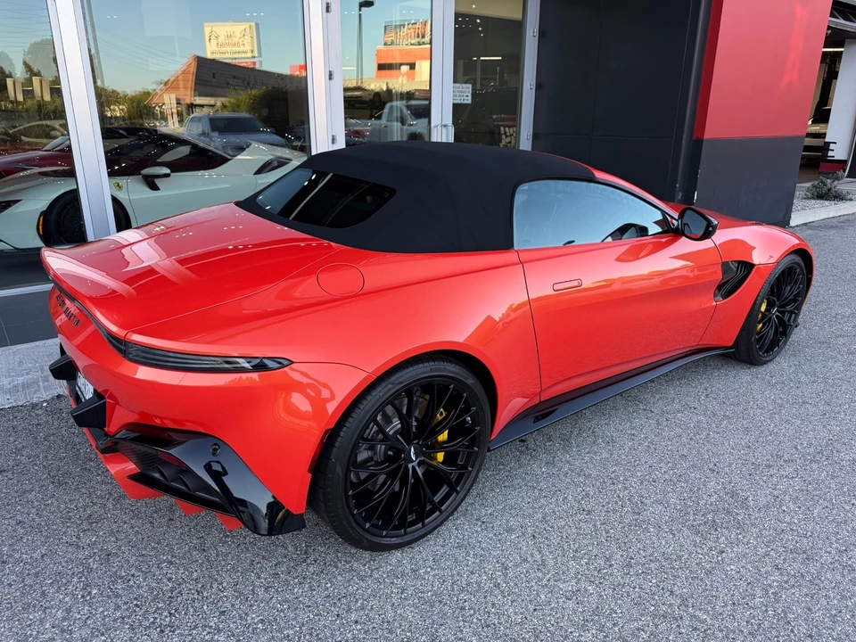 2022 Aston Martin V8 Vantage (2019+) - Image 10 of 21
