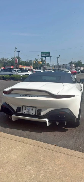 2022 Aston Martin V8 Vantage (2019+) - Image 1 of 5
