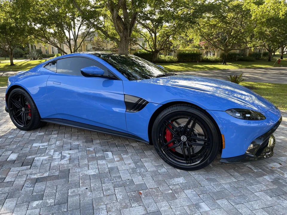 2022 Aston Martin V8 Vantage (2019+) - Image 11 of 31