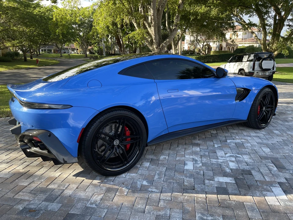 2022 Aston Martin V8 Vantage (2019+) - Image 10 of 31