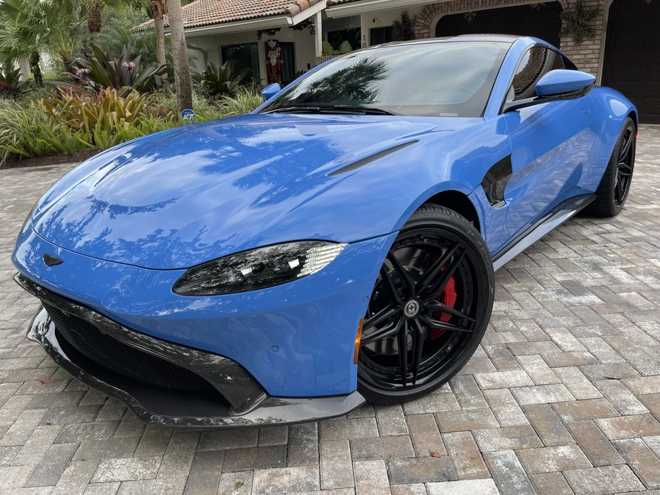 2022 Aston Martin V8 Vantage (2019+) - Image 2 of 31