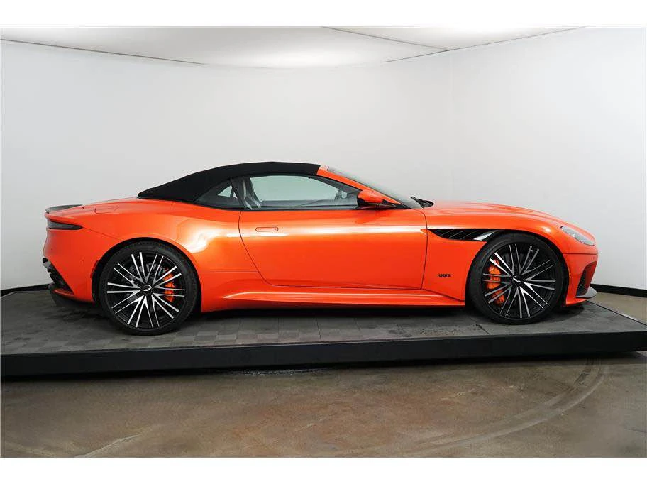 2022 Aston Martin DBS Superleggera - Image 6 of 13