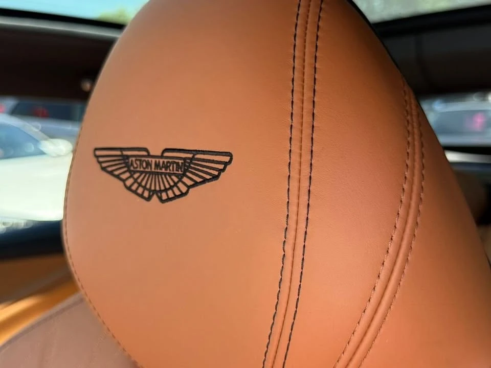 2022 Aston Martin DBX - Image 18 of 19