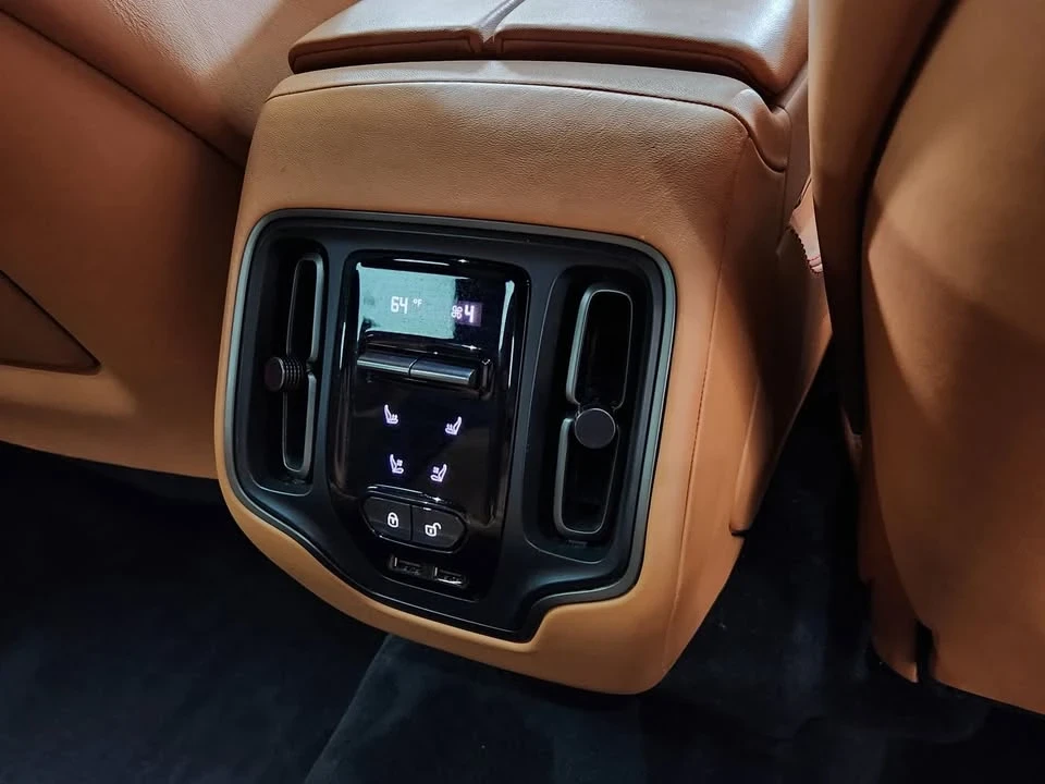 2022 Aston Martin DBX - Image 15 of 20
