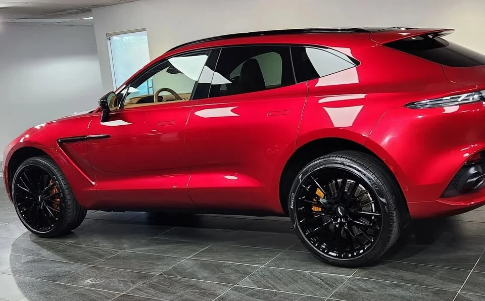 2022 Aston Martin DBX - Image 7 of 20