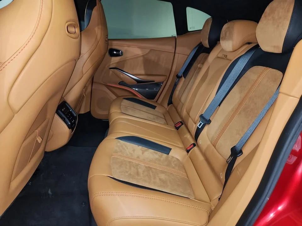 2022 Aston Martin DBX - Image 17 of 20