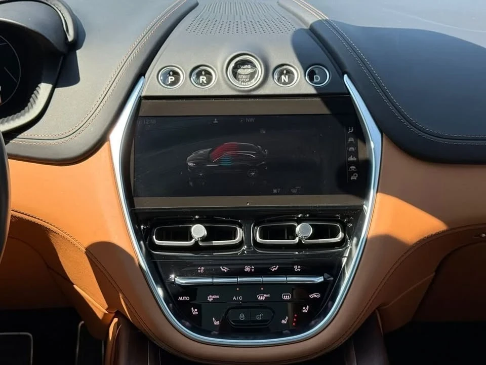 2022 Aston Martin DBX - Image 13 of 16