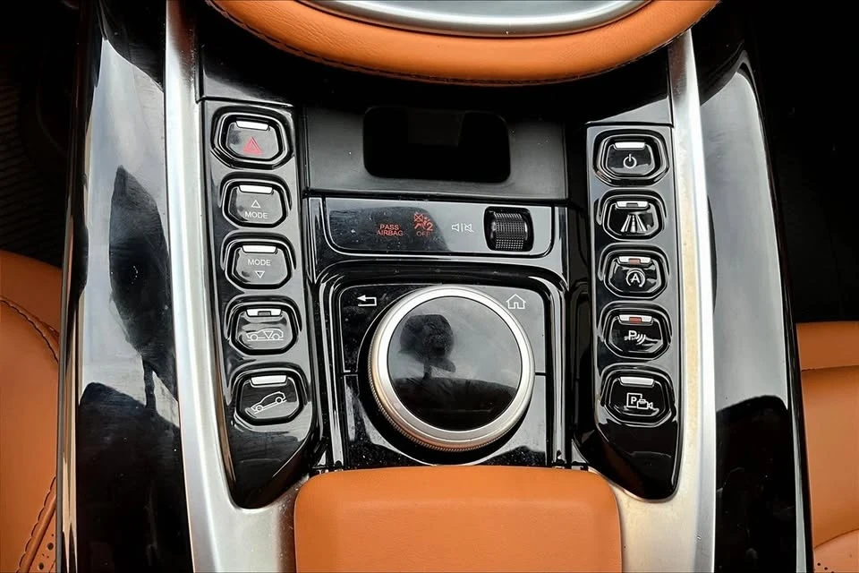2022 Aston Martin DBX - Image 16 of 20