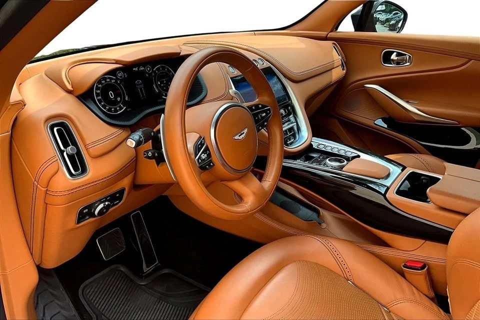 2022 Aston Martin DBX - Image 17 of 20