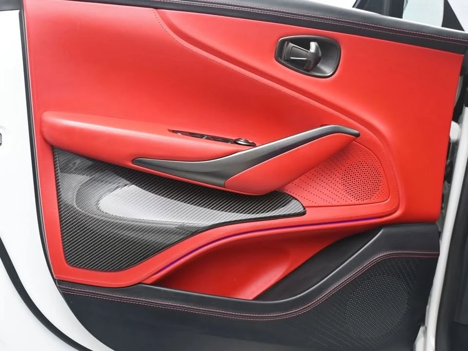 2022 Aston Martin DBX - Image 7 of 18