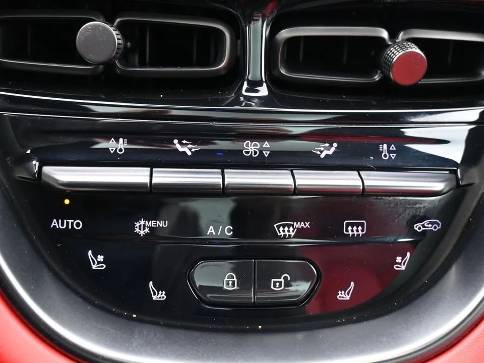 2022 Aston Martin DBX - Image 15 of 18