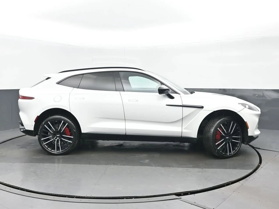 2022 Aston Martin DBX - Image 2 of 18