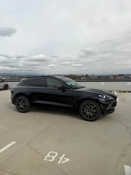 2022 Aston Martin DBX - Image 3 of 11