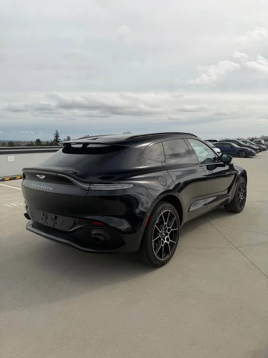 2022 Aston Martin DBX - Image 4 of 11