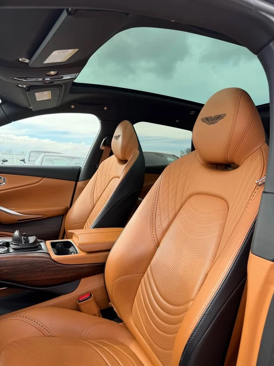 2022 Aston Martin DBX - Image 7 of 11